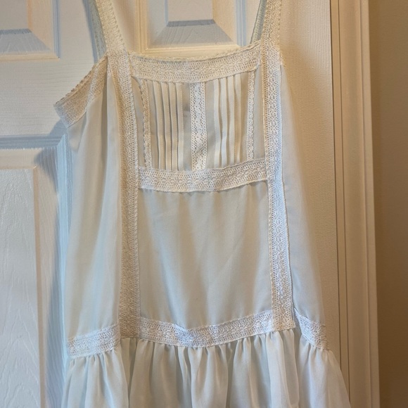 Lace Tunic - Picture 3 of 4